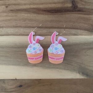 Resin Easter bunny cupcake earrings NWOT jewelry